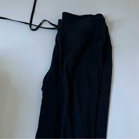 Lululemon Align Joggers - Picture 2 of 4